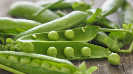 Fresh green peas