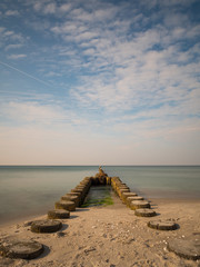 Fototapeta premium Buhnen im Meer
