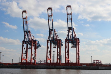 Fototapeta na wymiar Container Terminals im Hamburger Hafen 