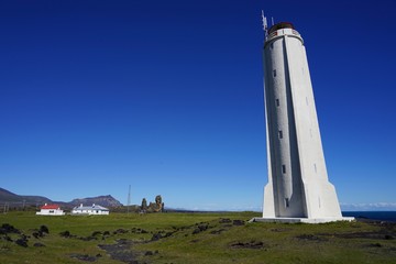 Fototapeta na wymiar Leuchtturm Londrangar im Snæfellsjökull-Nationalpark / Snaefellsnes Halbinsel, West-Island