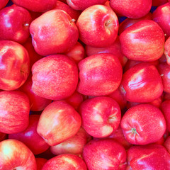 Fototapeta na wymiar crunchy red apples closeup, natural background
