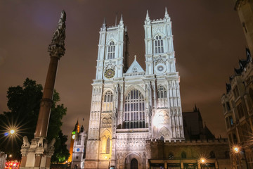 Fototapeta premium The famous Westminster abbey at night. London.