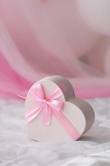 Pink heart gift paper box