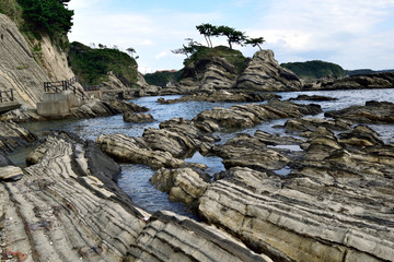三浦半島 横須賀市荒崎 弁天島と洗濯岩