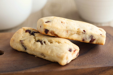 ドライフルーツのスコーンと紅茶 ティーポット　ティーカップ 