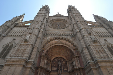 Fototapeta na wymiar St Mary cathedral in Palma De Mallorca