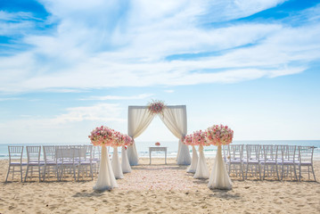 Romantic wedding ceremony on the beach - 175909344