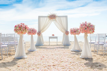 Romantic wedding ceremony on the beach - 175909357