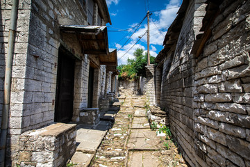 Fototapeta na wymiar old stone houses in the village Dilofo of Zagorochoria, Epirus, Western Greece