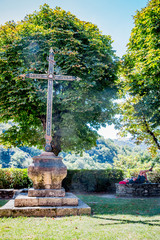 Croix près de l'église abbatiale Sainte-Foy-de-Conques