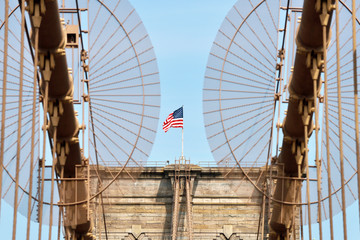 Obraz premium American flag on Brooklyn Bridge