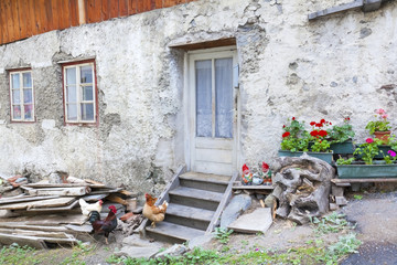 Südtirol- Impressionen, alter Bauernhof im Vinschgau