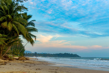 Obraz na płótnie Canvas Beautiful scenic view of the wild beach