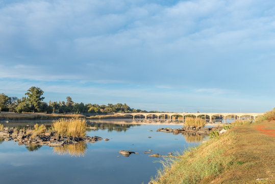 Road bridge over the Orange River at Upington