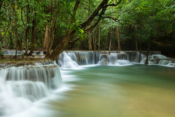 Obraz premium beautiful waterfall in Thailand