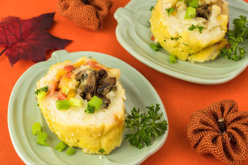 Potato roll with vegetables.