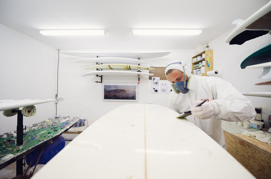 Shaper laminates shortboard