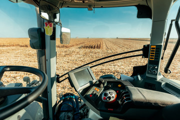 Naklejka premium Harvesting