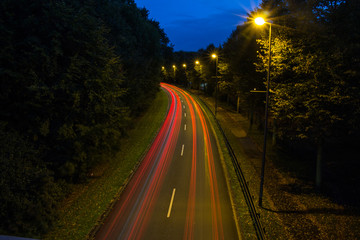 Straße bei Nacht