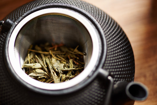 Preparing white tea