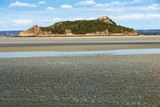 Rocher de Tombelaine dans la baie du Mont-Saint-Michel