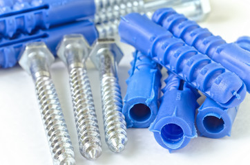 lag bolt with plastic dowel