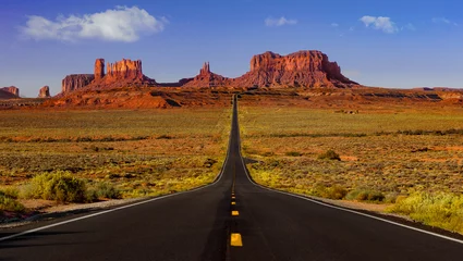 Zelfklevend Fotobehang Monument Valley road © jdross75