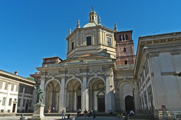 Fototapeta na wymiar Milano, la Basilica di San Lorenzo Maggiore