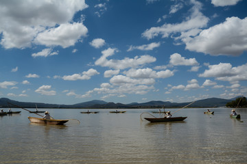 Los pescadores del Lago de P&aacute;tzcuaro tienen grandes redes.
