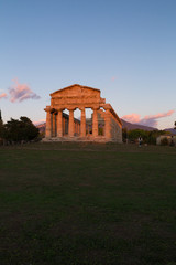 Fototapeta na wymiar Athena's temple, Paestum, Salerno, Itali