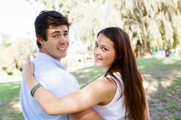 Obraz premium Young couple in the park