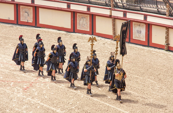 Puy du Fou. D&eacute;fil&eacute;.  Les Epesses. Vend&eacute;e