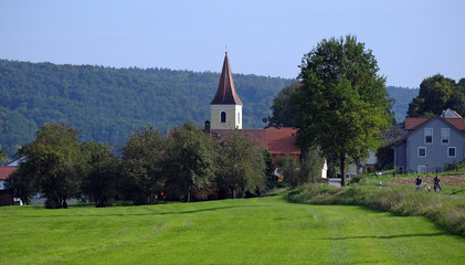 Fototapeta na wymiar Kirche in Ilbling