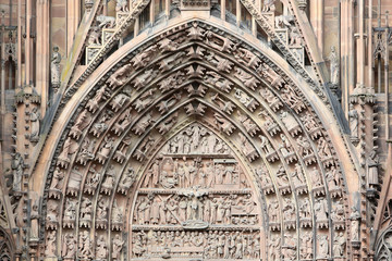 La Passion du Christ. Tympan du portail central de la façade occidentale.1250. Cathédrale...