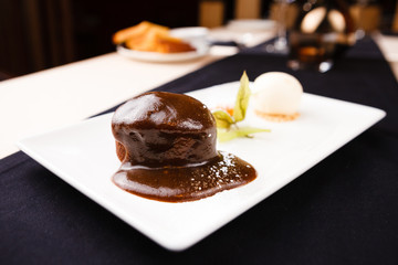 Sticky toffee with dattels
