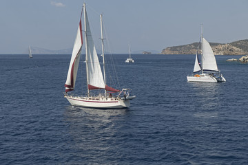 Segelschiffe in der Ägäis, Griechenland