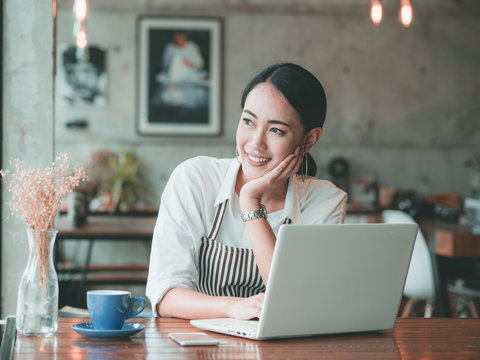 OLYMPUS DIGITAL CAMERA - Powered by Adobe