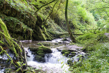 Obraz premium Stromschnelle am Endertbach 