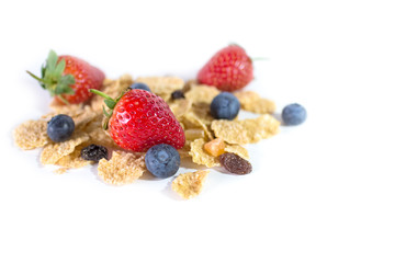 whole grain cereal flakes which mixed berry fruit and raisins