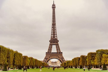 Fototapeta premium Panorama of the Eiffel Tower in Paris in France