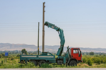 Mounting of an electric support