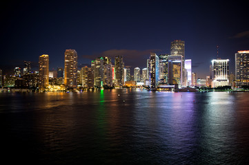 Fototapeta premium Miami skyline skyscraper at night