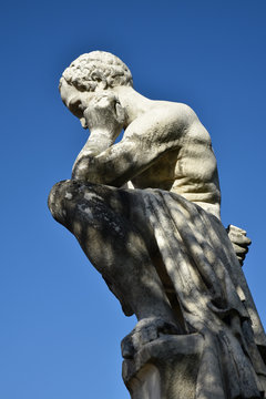 Statue de Marius sur les ruines de Carthage au jardin du Luxembourg &agrave; Paris, France