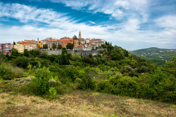 Fototapeta na wymiar Die Stadt Labin in Istrien in Kroatien
