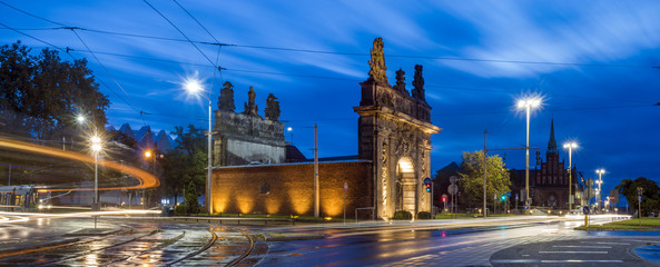 Night photo showing the Berlin Gate 