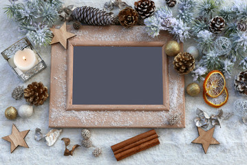 Fotorahmen mit Weihnachtsdekoration