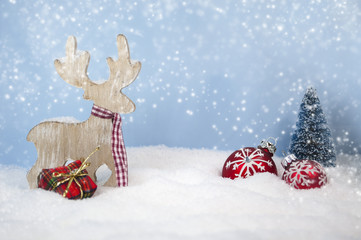Weihnachtliche Dekoration Rentier Elch mit Tannenbäumen Weihnachtskarte 