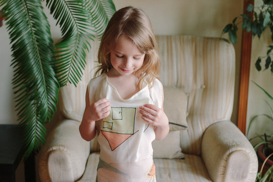Portrait of a cute little girl indoor