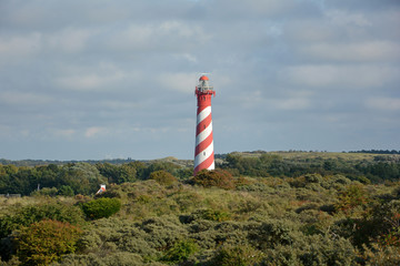 Der 53 Meter hohe  Leuchtturm Westerlichttoren in Nieuw Haamstede in den Niederlande auf Zeeland