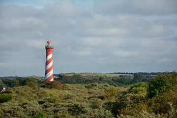 Der 53 Meter hohe Leuchtturm Westerlichttoren in Nieuw Haamstede in den Niederlande auf Zeeland